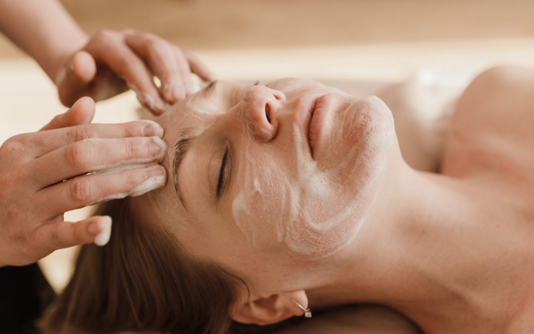 4 Amazing Benefits of Facials You Should Know About